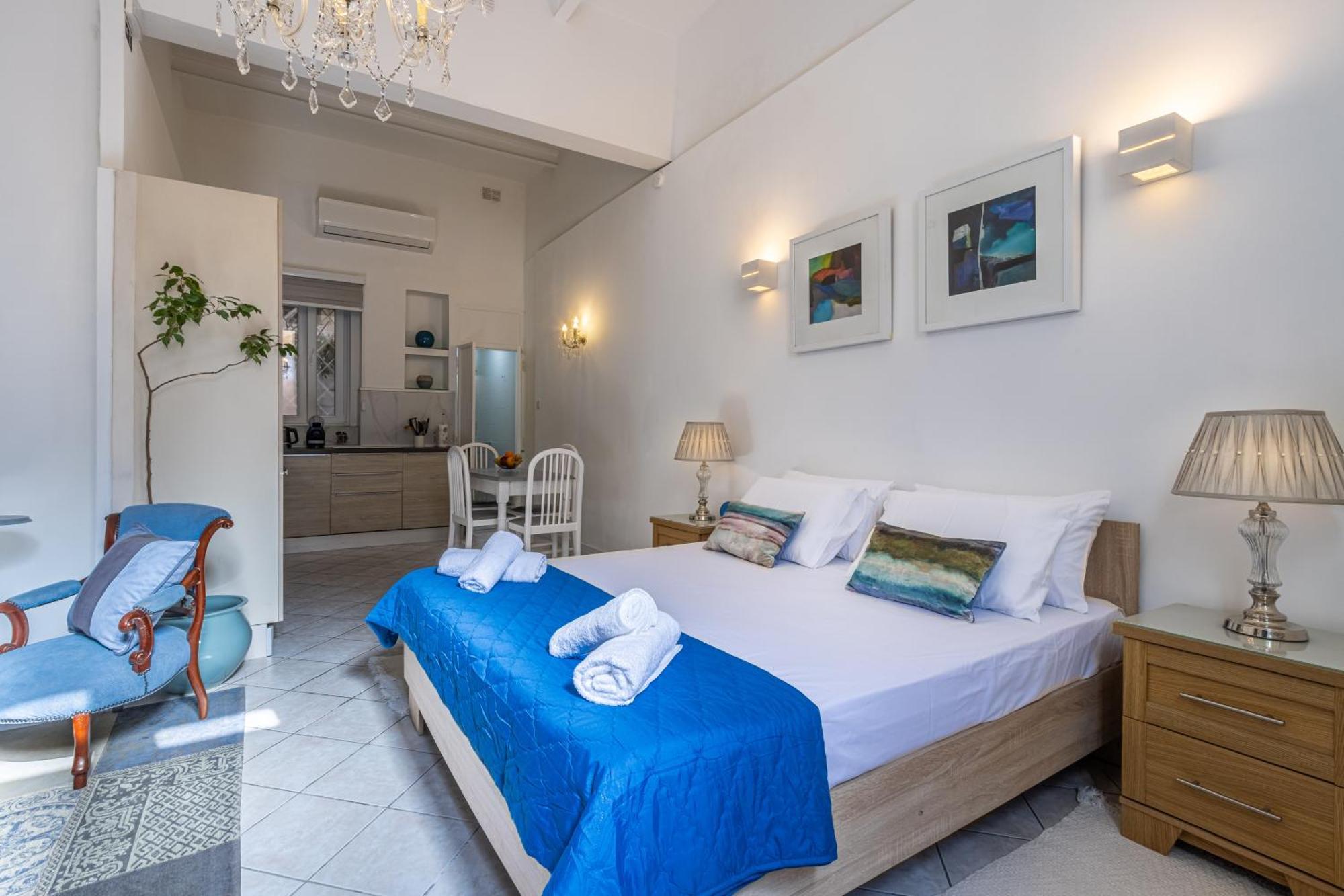 Cozy Carisma Lodging - Central, New And Independent Studio Apartment 슬리에마 외부 사진